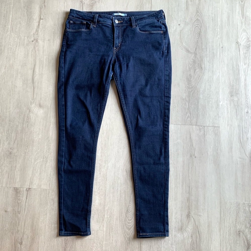 Levi’s Dark Wash Skinny Jeans